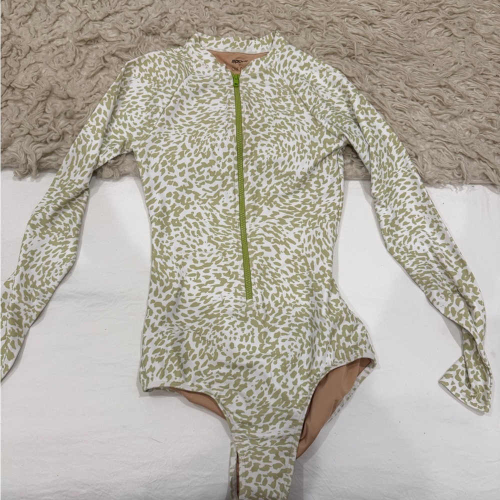 Green and White Leopard Print wetsuit